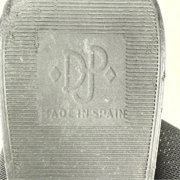 Donald J Pilner Kitten Heel Thong Sandal Size 11 - Picture 8 of 11